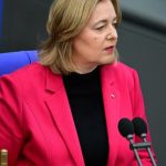 Bas will auch Beamte und Selbstständige in Rentenversicherung einbeziehen