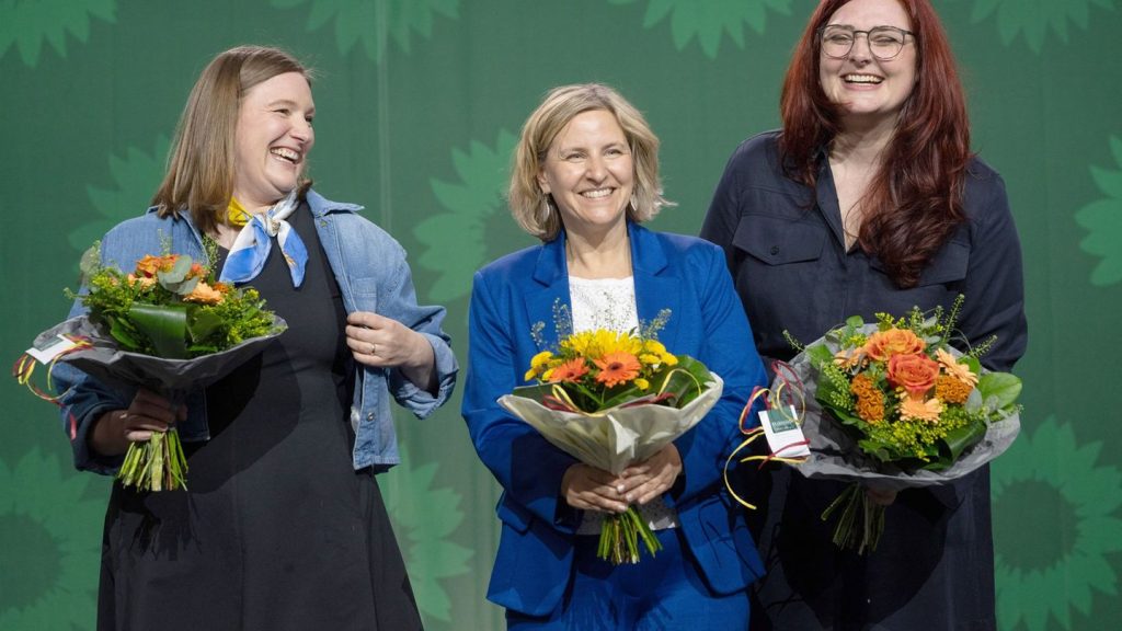 Parteien: Starker Rückenwind für Spitzen-Trio der Grünen