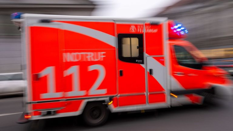 Unfälle: Motorradfahrerin bei Unfall in Papenburg schwer verletzt