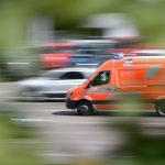 Blaulichteinsatz: Auto überschlägt sich mehrmals - Mutter und Kinder verletzt