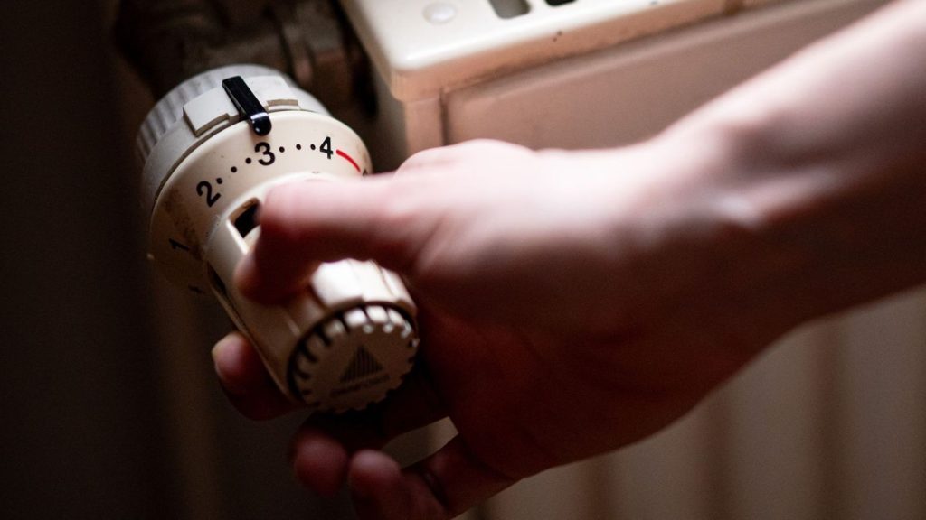 Heizkosten: Nebenkosten: Fernwärme war 2024 deutlich teurer