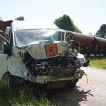 Unfall im Landkreis Diepholz: Schulbus und Zug stoßen zusammen - Schülerin schwer verletzt