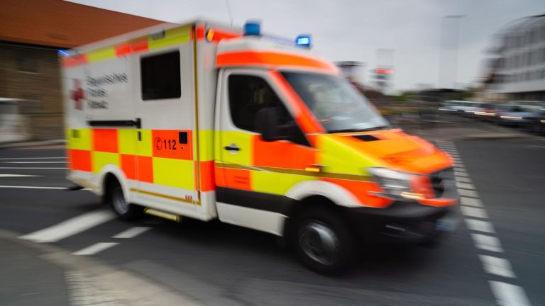 Unfälle: Sechs Fahrzeuge auf A61 kollidiert – mehrere Verletze