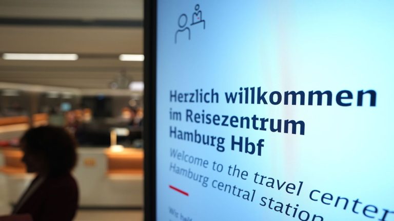 Nach Umbau: DB-Reisezentrum im Hamburger Hauptbahnhof wiedereröffnet
