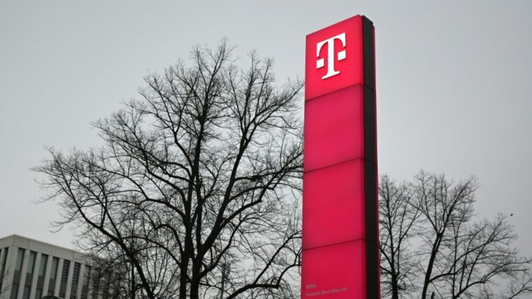 Steigende Kundenzahl und gutes US-Geschäft: Telekom hebt Jahresziele an