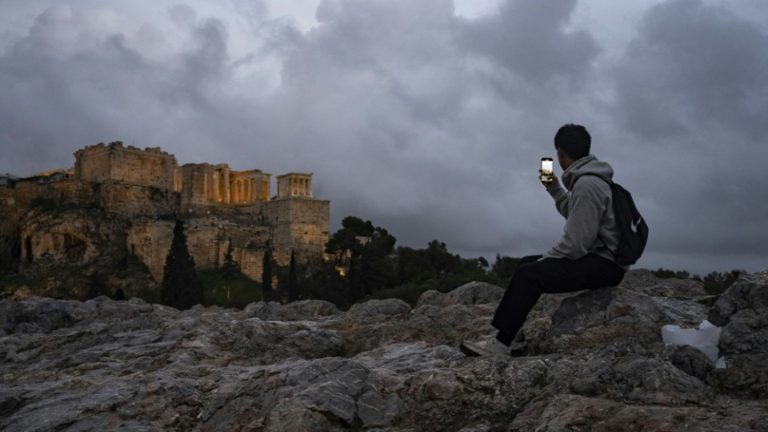 Adidas-Werbung auf der Akropolis sorgt für Empörung in Griechenland