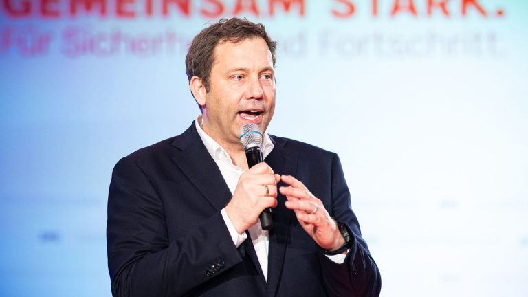 Parteien: Klingbeil an Lies: "Mach das bitte im ersten Wahlgang"