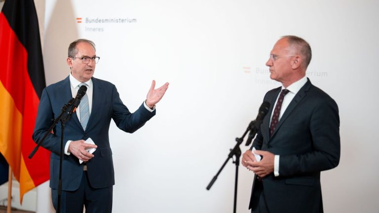 Migrationspolitik: Lob für Dobrindts Grenzpolitik bei Arbeitsbesuch in Wien