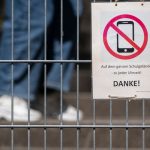 Nach dem Regierungswechsel: Ministerin Prien gegen private Handynutzung an Grundschulen