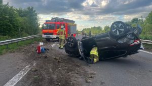 A 26: Mutter und einjähriges Kind bei Unfall schwer verletzt