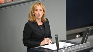 Rechtschreibregeln zum Gendern: Bildungsministerin Prien gegen Gender-Sternchen an Schulen