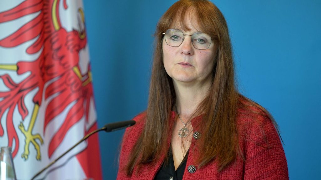 Diskussion in Brandenburg: Linke und Grüne: Verfassungsschutzchef wieder einstellen