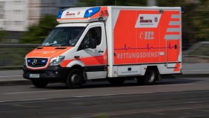 Verkehrsunfall: Tödlicher Unfall bei Stockstadt - zwei Verletzte