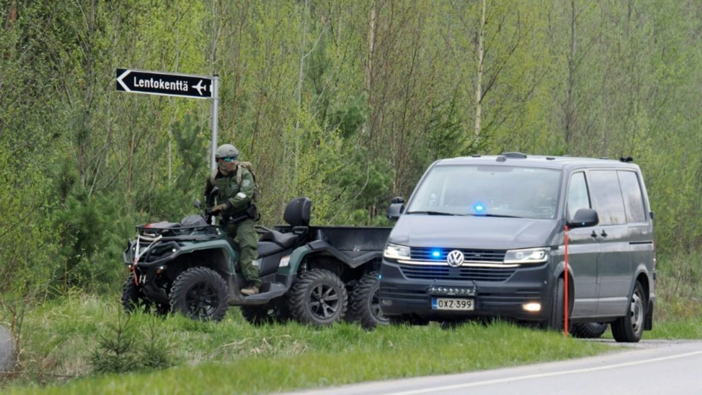 Fünf Tote nach Zusammenstoß und Absturz zweier Hubschrauber in Finnland