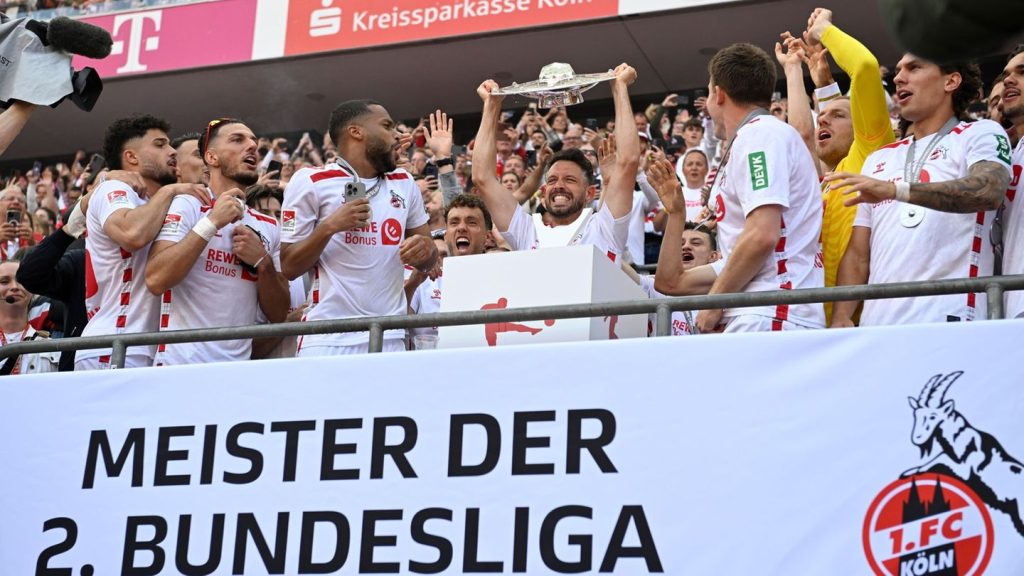 2. Fußball-Bundesliga: "Historischer Tag" - Köln feiert Aufstieg und A-Jugend-Titel