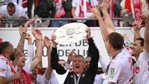 2. Fußball-Bundesliga: Funkel überrascht mit Zukunftsplan nach Kölns Aufstieg