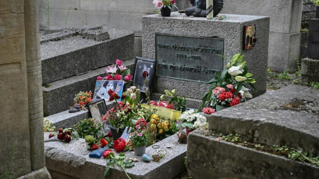Gestohlene Grabskulptur von Jim Morrison nach 37 Jahren wiedergefunden