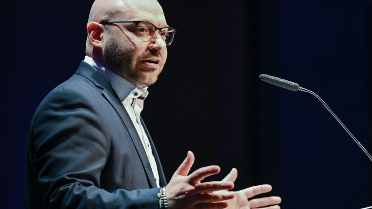 Offiziell vorgestellt: Neuer Innenminister vorgestellt: Weniger Spaltung und Ängste