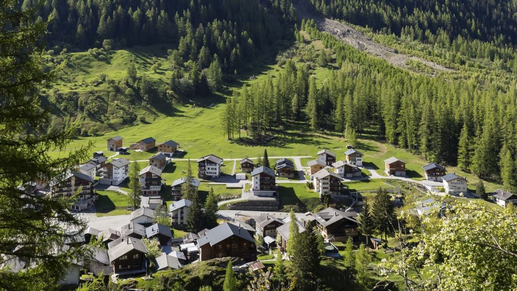 Naturgefahren: Felssturz droht: 300 Leute in der Schweiz evakuiert