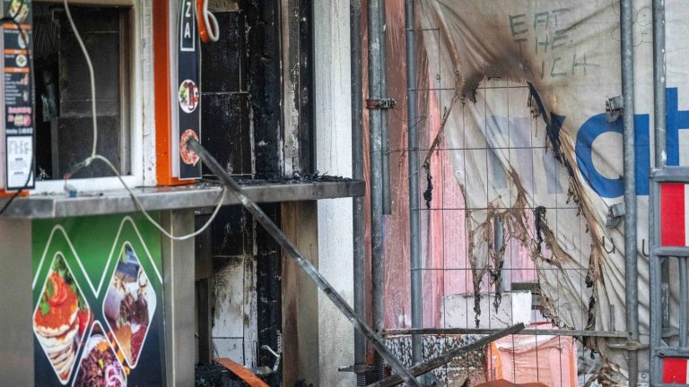 Notfälle: Kind stirbt nach Brand in Bremer Dönerladen