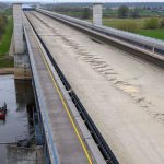 Schifffahrt: Trogbrücke bei Magdeburg wird wieder mit Wasser befüllt