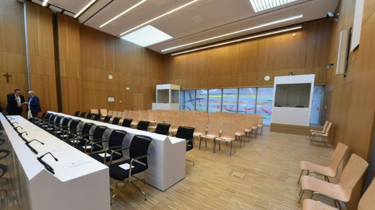 IS-Mitglieder sollen Kinder versklavt haben - Prozess in München begonnen