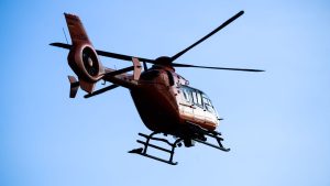 Betriebsunfall: Arbeiter in Gabelstapler eingeklemmt