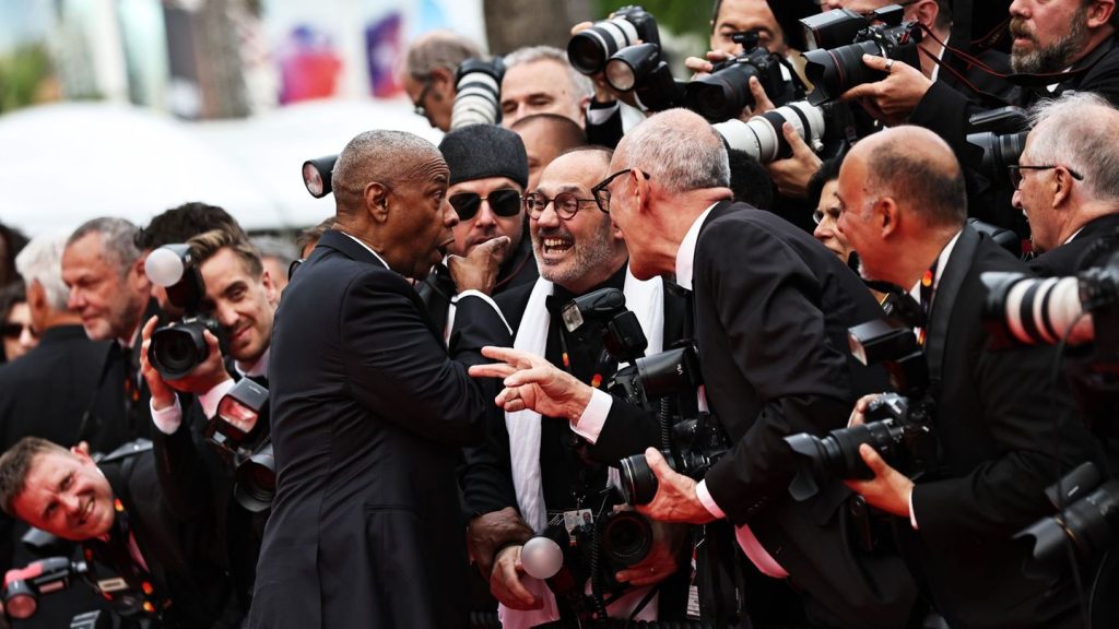 Cannes: Denzel Washington ermahnt Fotografen und erhält Ehrenpreis