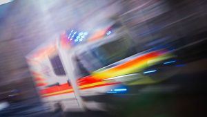 Tempelhof-Schöneberg: Unfall auf Mariendorfer Damm: Motorradfahrer in Lebensgefahr