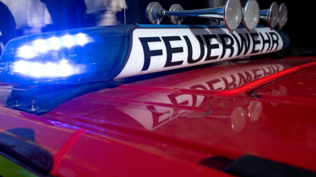 Brände: Scheune mit mehr als 100 Kühen brennt