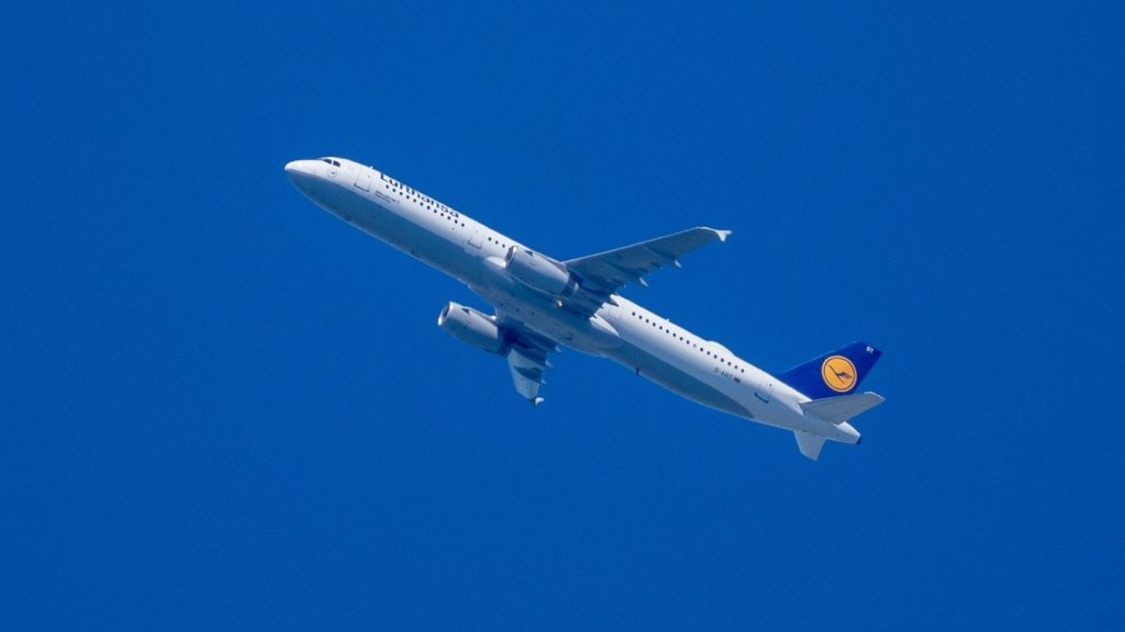 Notfall in der Luft: Triebwerkausfall bei Lufthansa-Flug über dem Atlantik