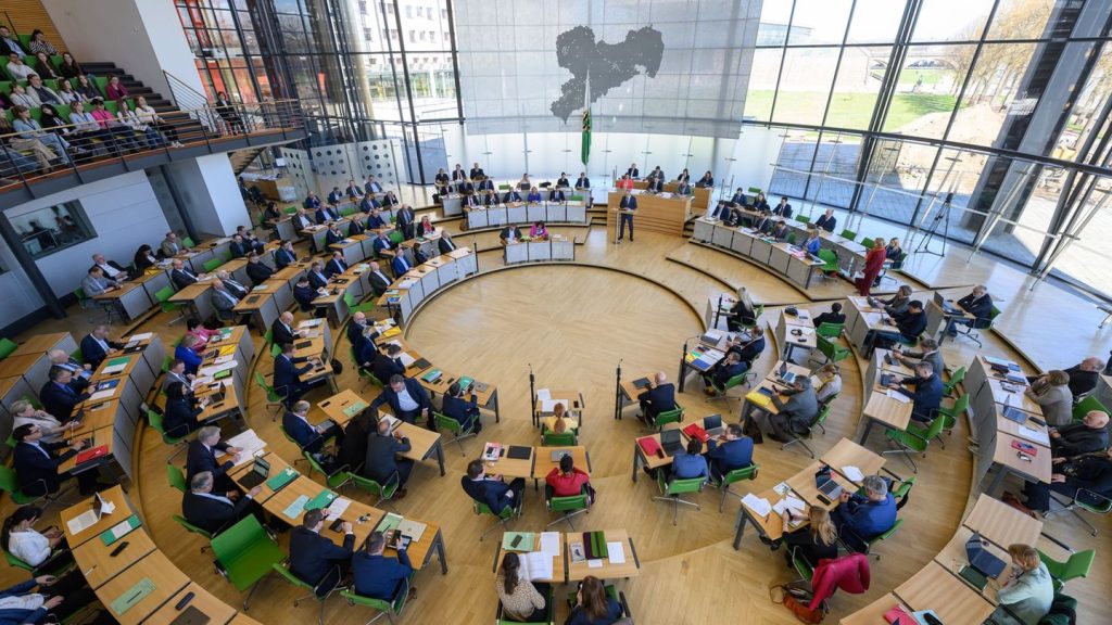 Eröffnung war 2019 geplant: Landtag debattiert über Probleme bei JVA-Bau in Zwickau