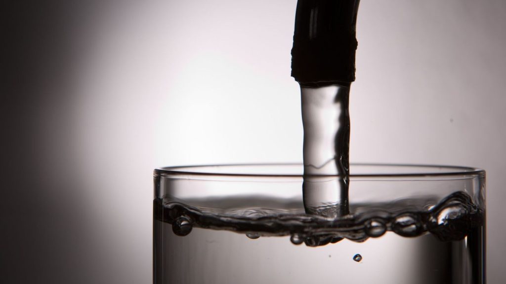 Umwelt: Warum die Ewigkeitschemikalie TFA unser Trinkwasser bedroht