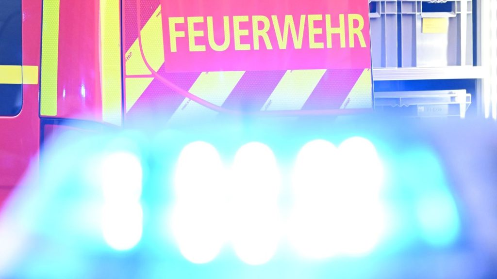 Kreis Karlsruhe: Brand in Mehrfamilienhaus - 100.000 Euro Schaden