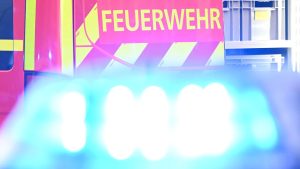 Kreis Karlsruhe: Brand in Mehrfamilienhaus - 100.000 Euro Schaden