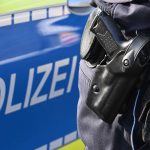 Heidenheim: 16-Jähriger greift nach Polizei-Waffe – Zeuge schreitet ein