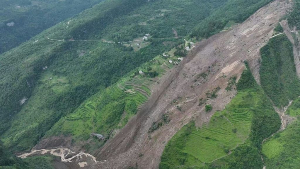 Staatsmedien: Vier Tote und 17 Verschüttete bei Erdrutschen in China