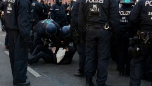 Studie: Diskriminierung in allen Bereichen der Polizeiarbeit möglich
