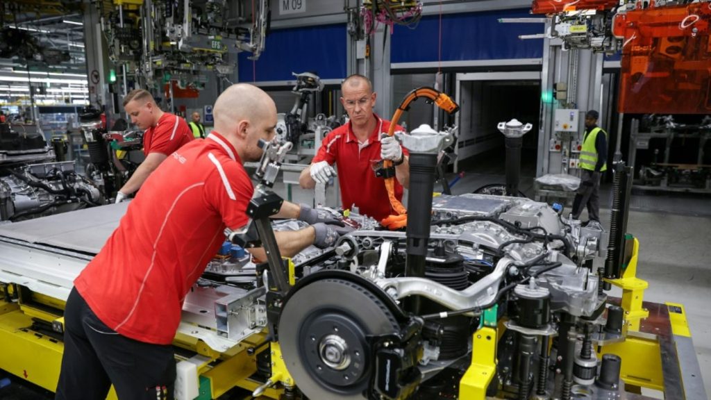 Ifo: Stimmung der Firmen in Deutschland erneut verbessert - Unsicherheit nimmt ab