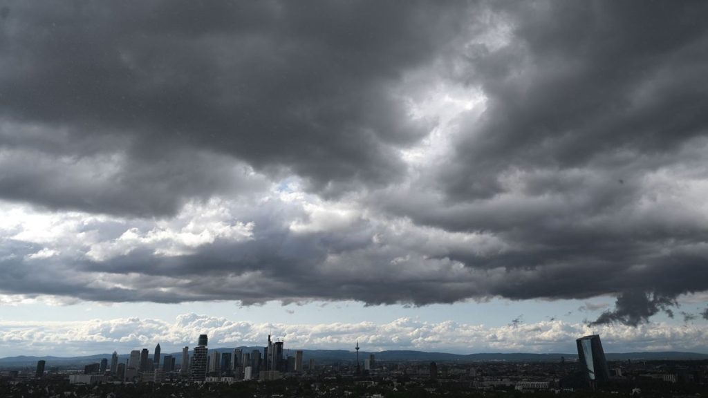 Wettervorhersage: Kühles und trübes Wetter in Hessen