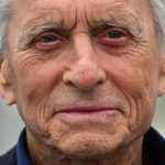 Leute: Michael Douglas: "Genieße Auszeit und mein Leben"