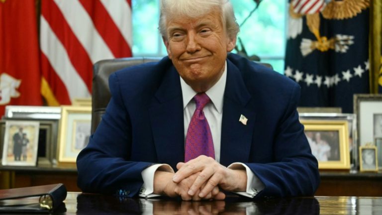 US-Präsident empfängt Hauptinvestoren in seinen Trumpcoin zu Abendessen