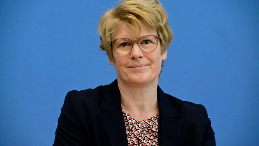 Wirtschaftsweise Grimm warnt vor jeglicher Anhebung des Mindestlohns 2026