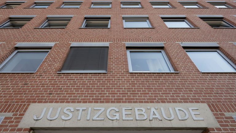 Kriminalität: Mann in Freising getötet - Mordprozess gegen 44-Jährige