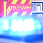 Feuerwehr: Feuer in Mehrfamilienhaus: achtjähriges Kind verletzt