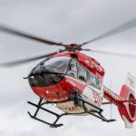 Landkreis Dithmarschen: Segelmast fällt auf Frau - Rettungshubschrauber im Einsatz
