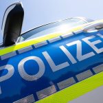 Landkreis Offenbach: Rollerfahrer flieht vor Polizei und fährt Zweijährigen an