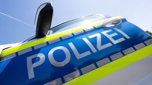 Landkreis Offenbach: Rollerfahrer flieht vor Polizei und fährt Zweijährigen an