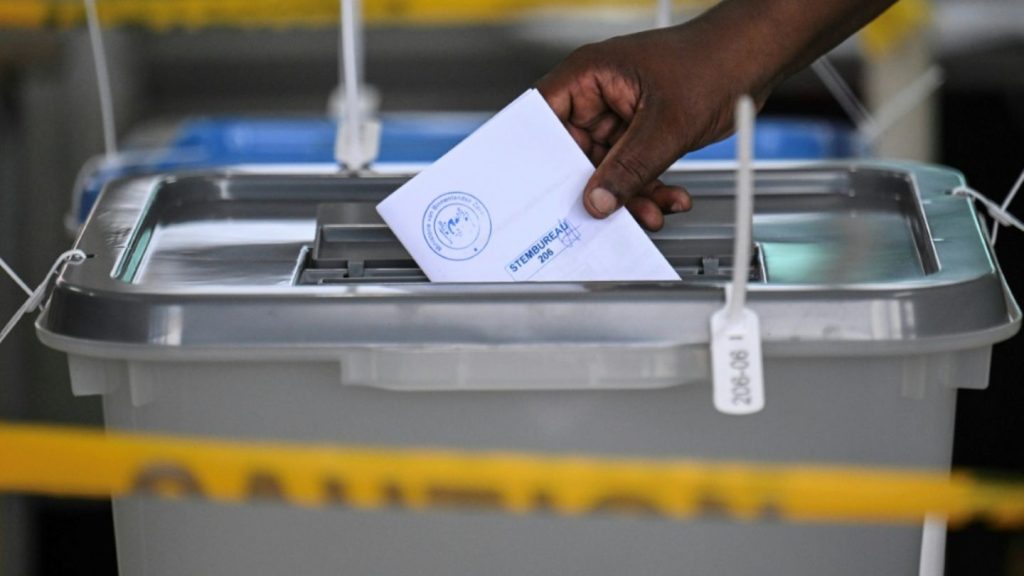 Menschen in Suriname wählen neues Parlament