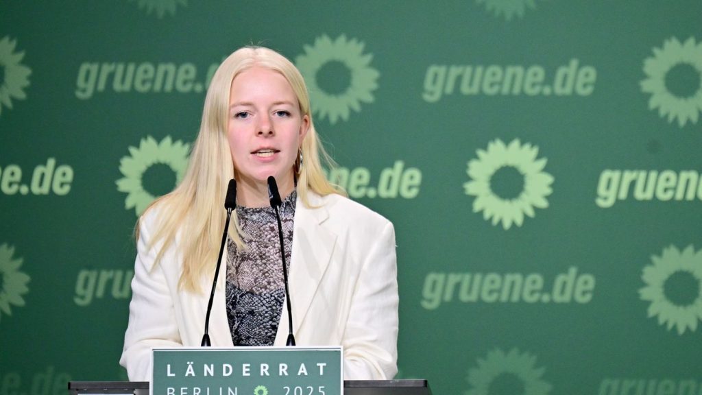 Grüne Jugend: Grüne Jugend-Chefin für "ACAB"-Pulli und Post in der Kritik